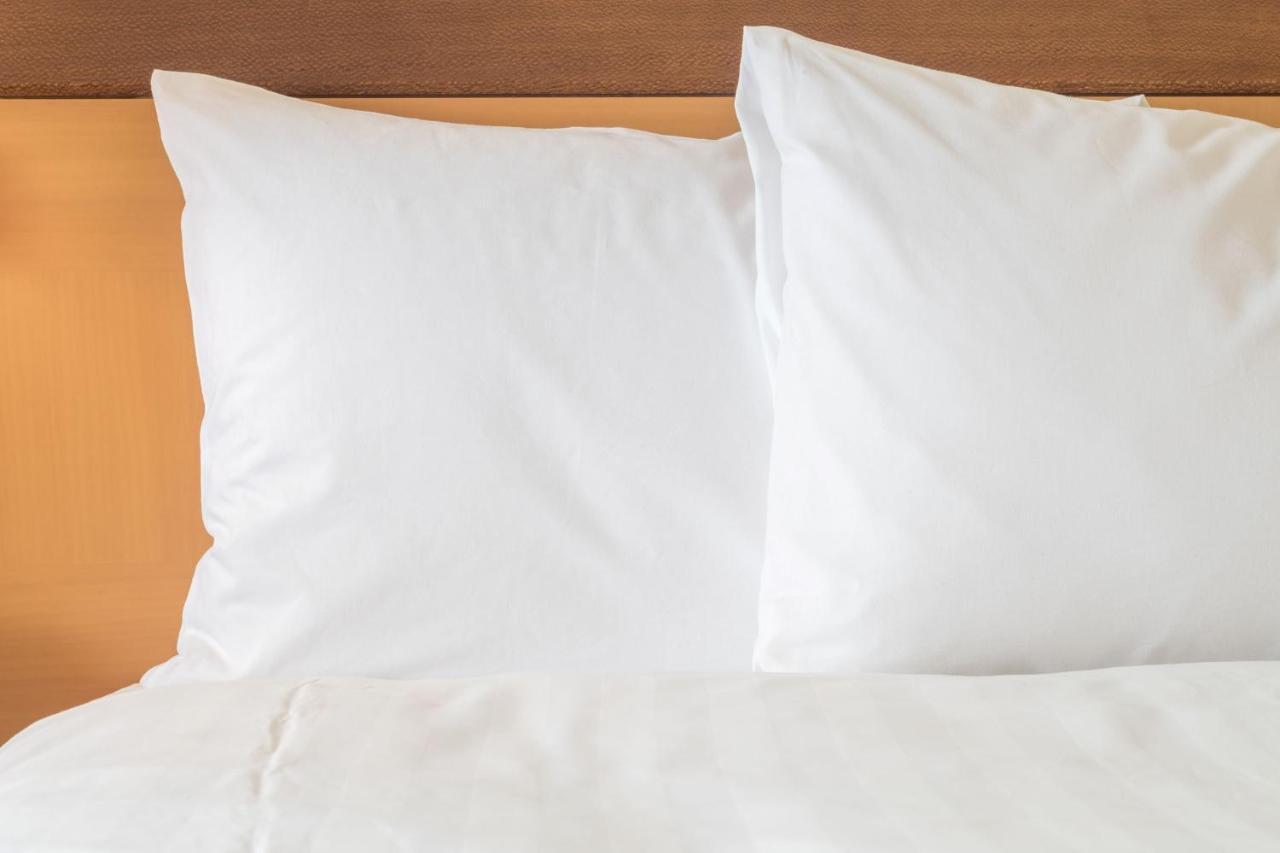 Express & - - South By Ihg 3*